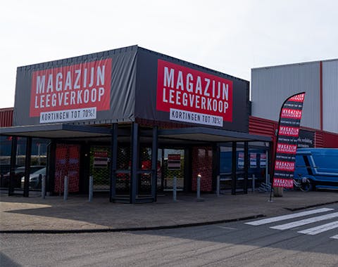 Hemelvaart magazijn leegverkoop