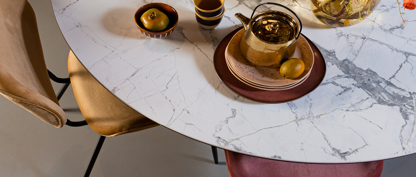Marmeren eettafel bij Eijerkamp