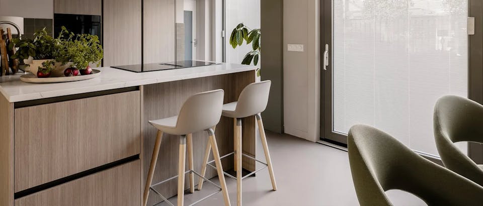 kunststof barkrukken bij Eijerkamp