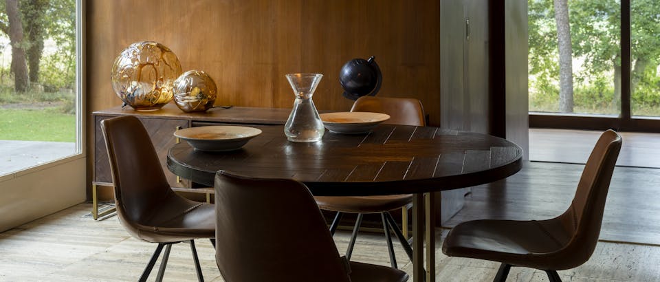 Stalen eettafel bij Eijerkamp