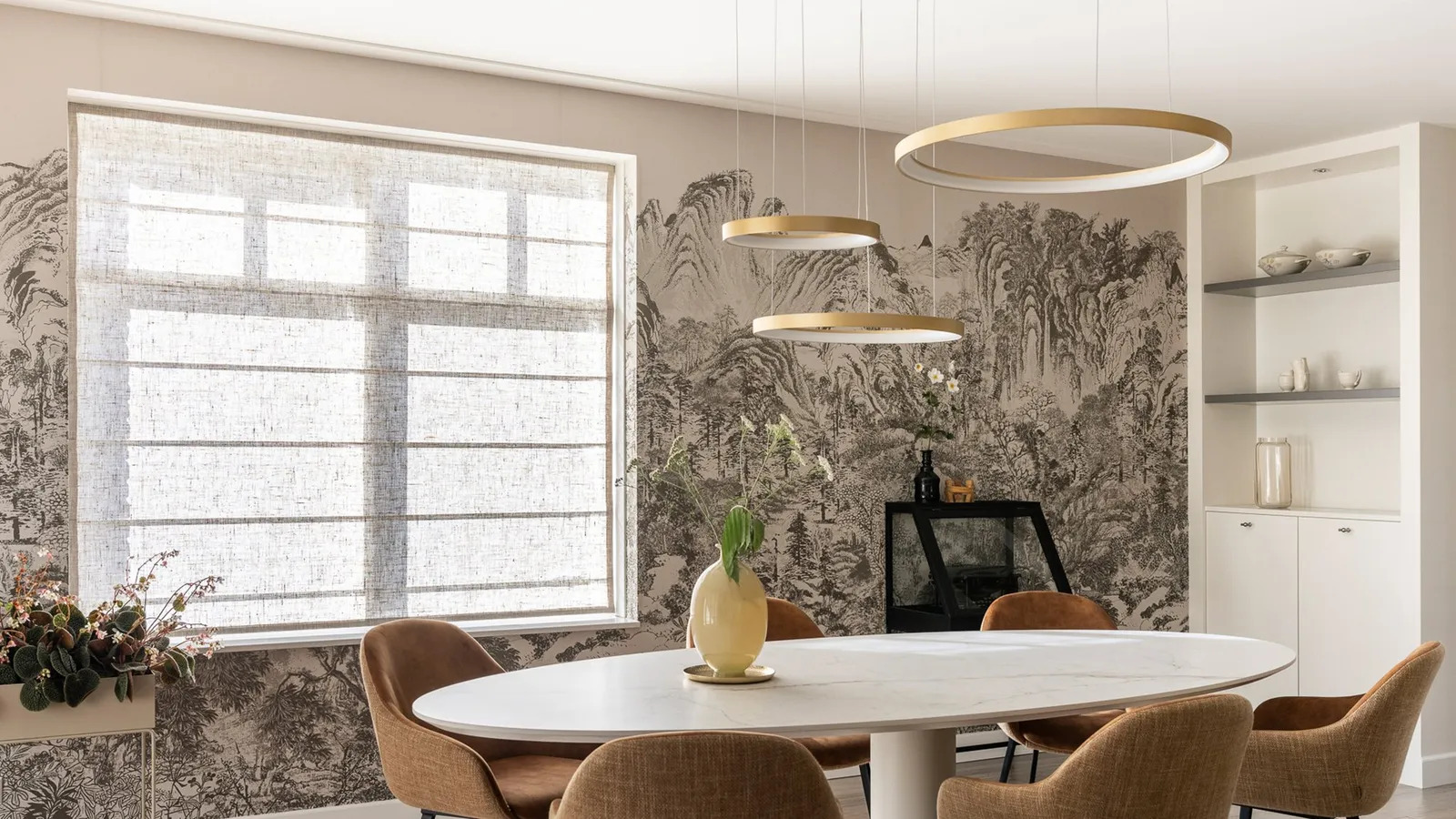 Oranje hanglampen bij Eijerkamp