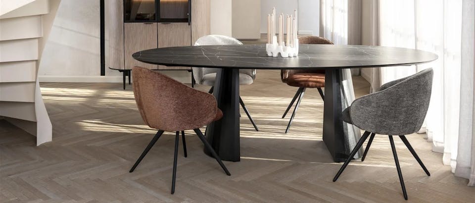 grijze eettafels bij Eijerkamp