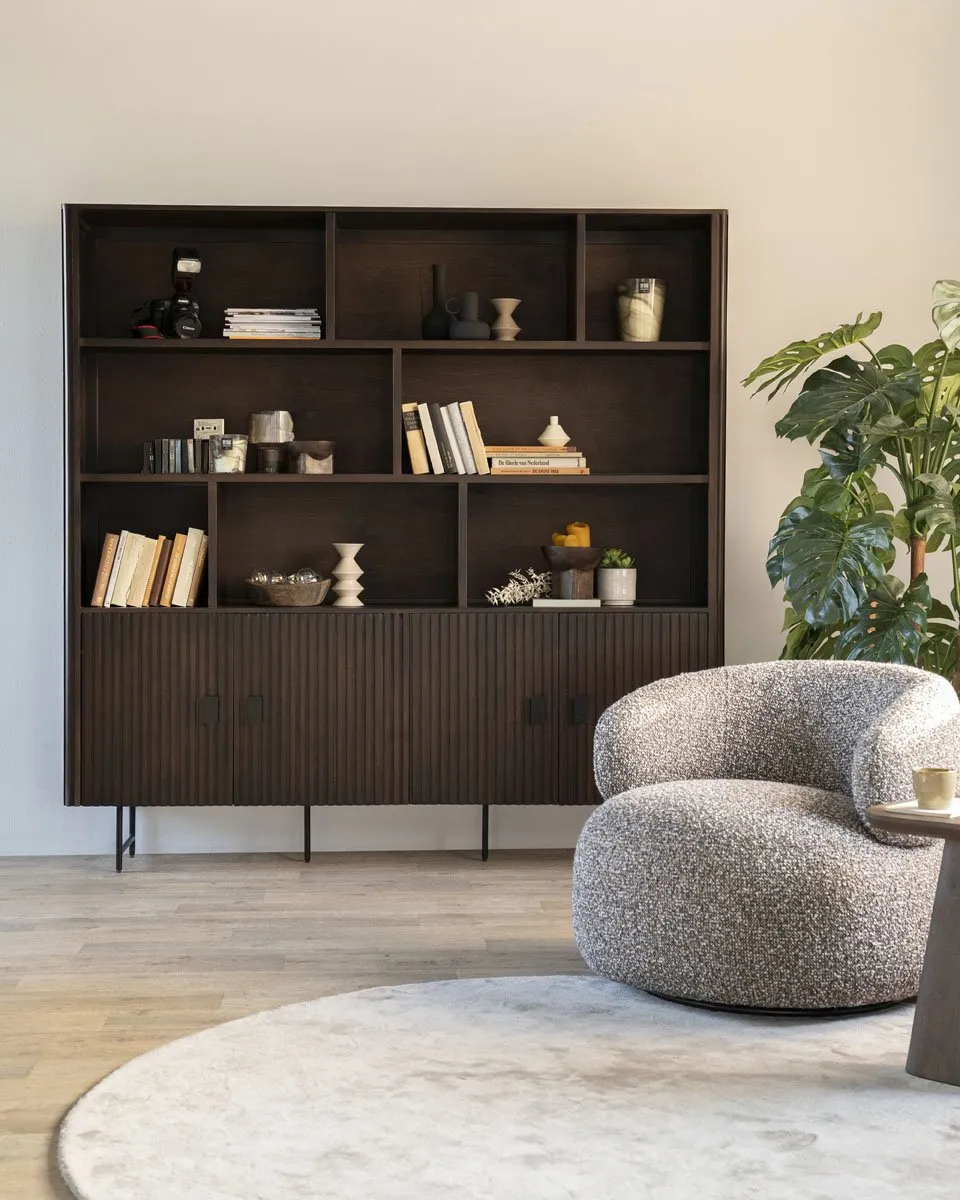 zwarte boekenkasten bij Eijerkamp