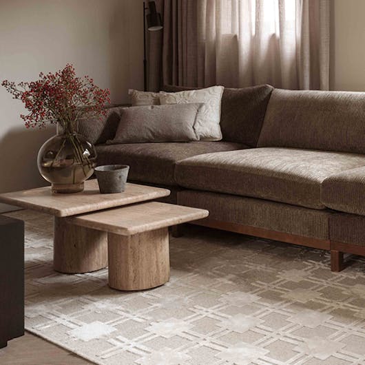 Japandi bank en vloerkleed