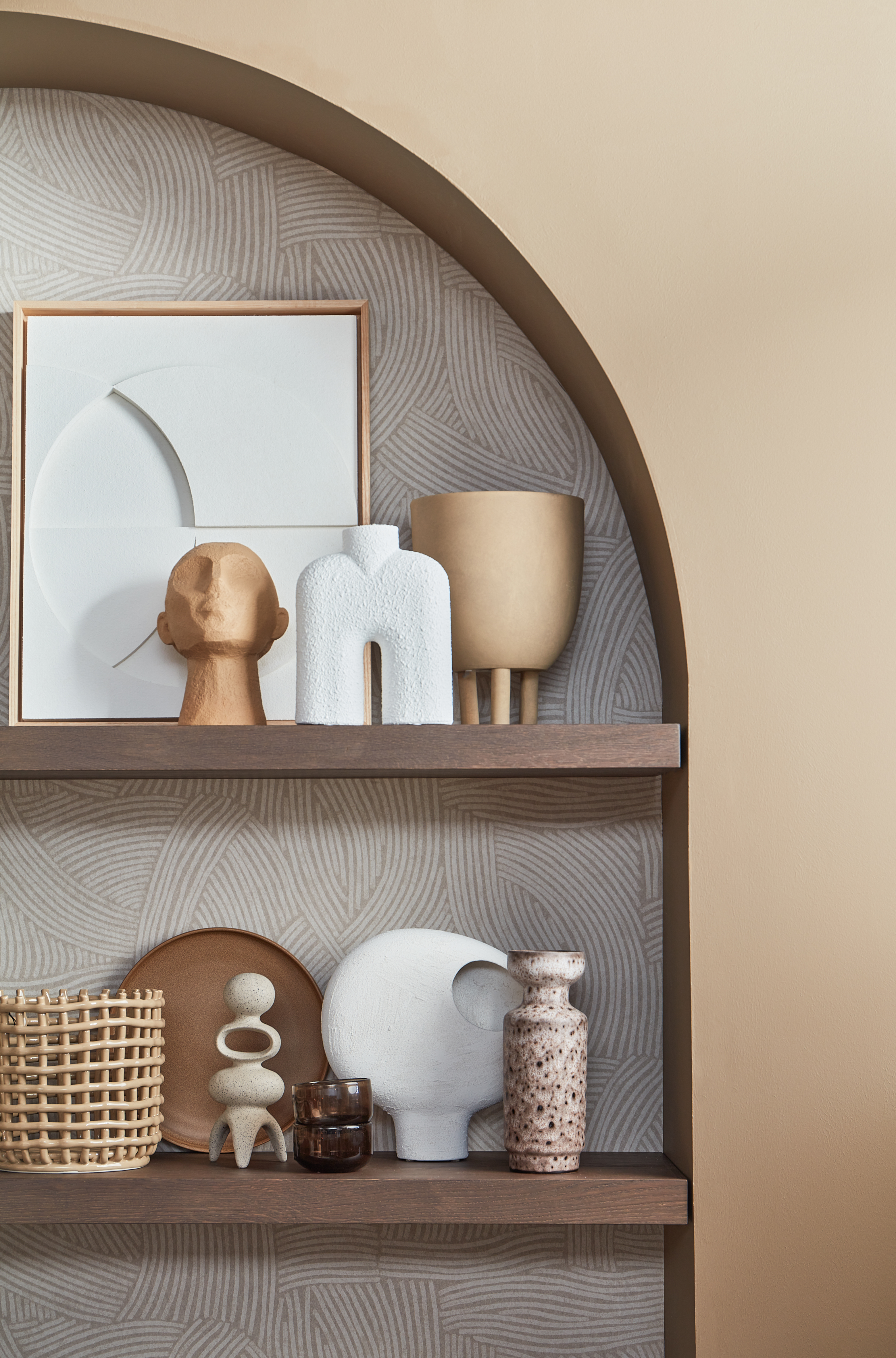 Wabi sabi decoratie in een nisje