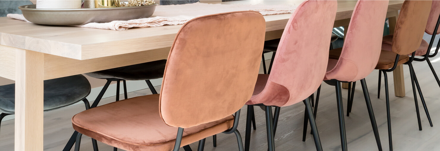 Roze eetkamerstoelen